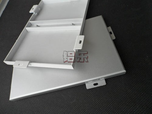 铝乐拉丝铝单板厂家教大家简单购买到优质的拉丝铝单板